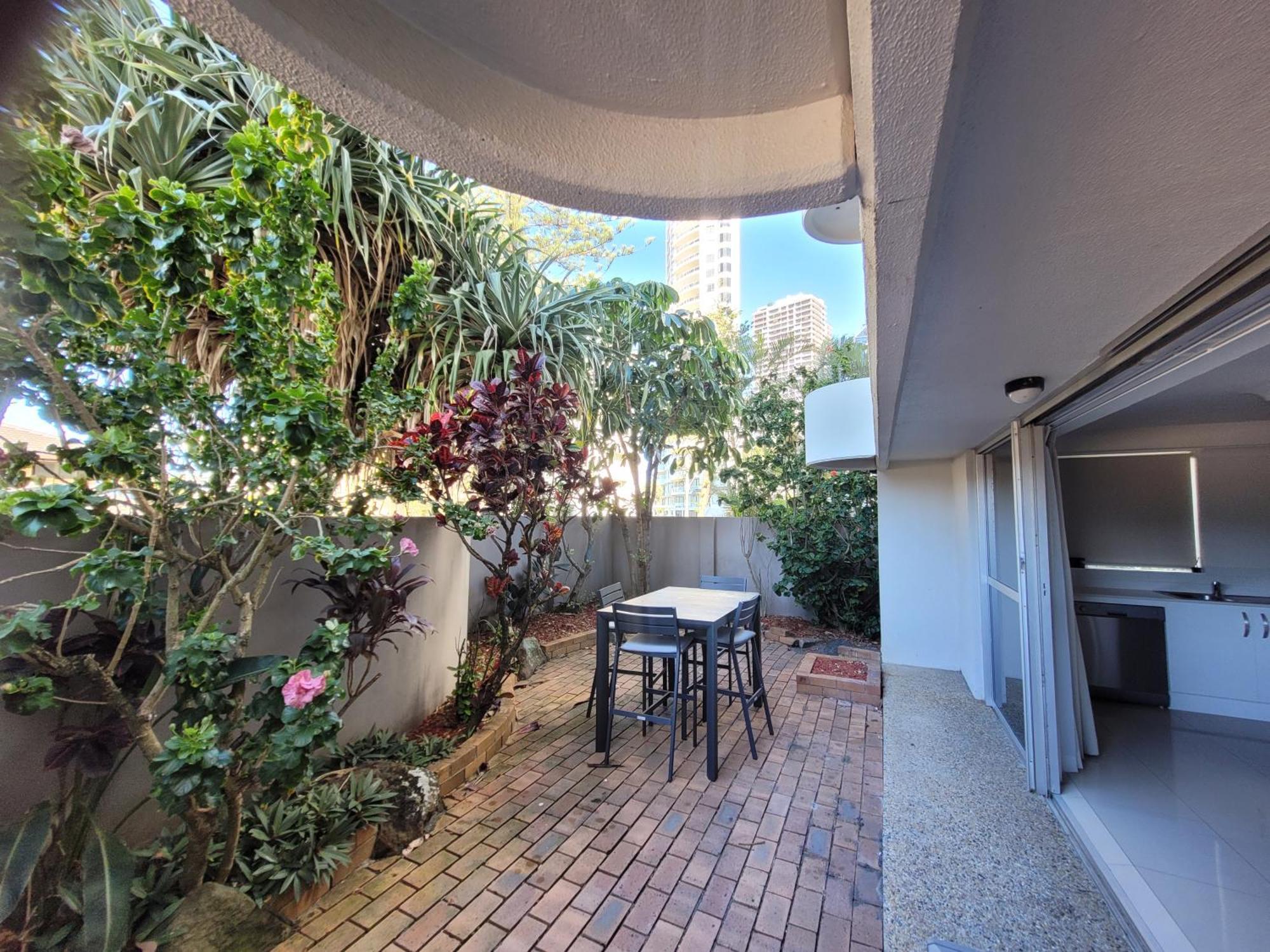 Surfers Chalet Gold Coast Exterior photo