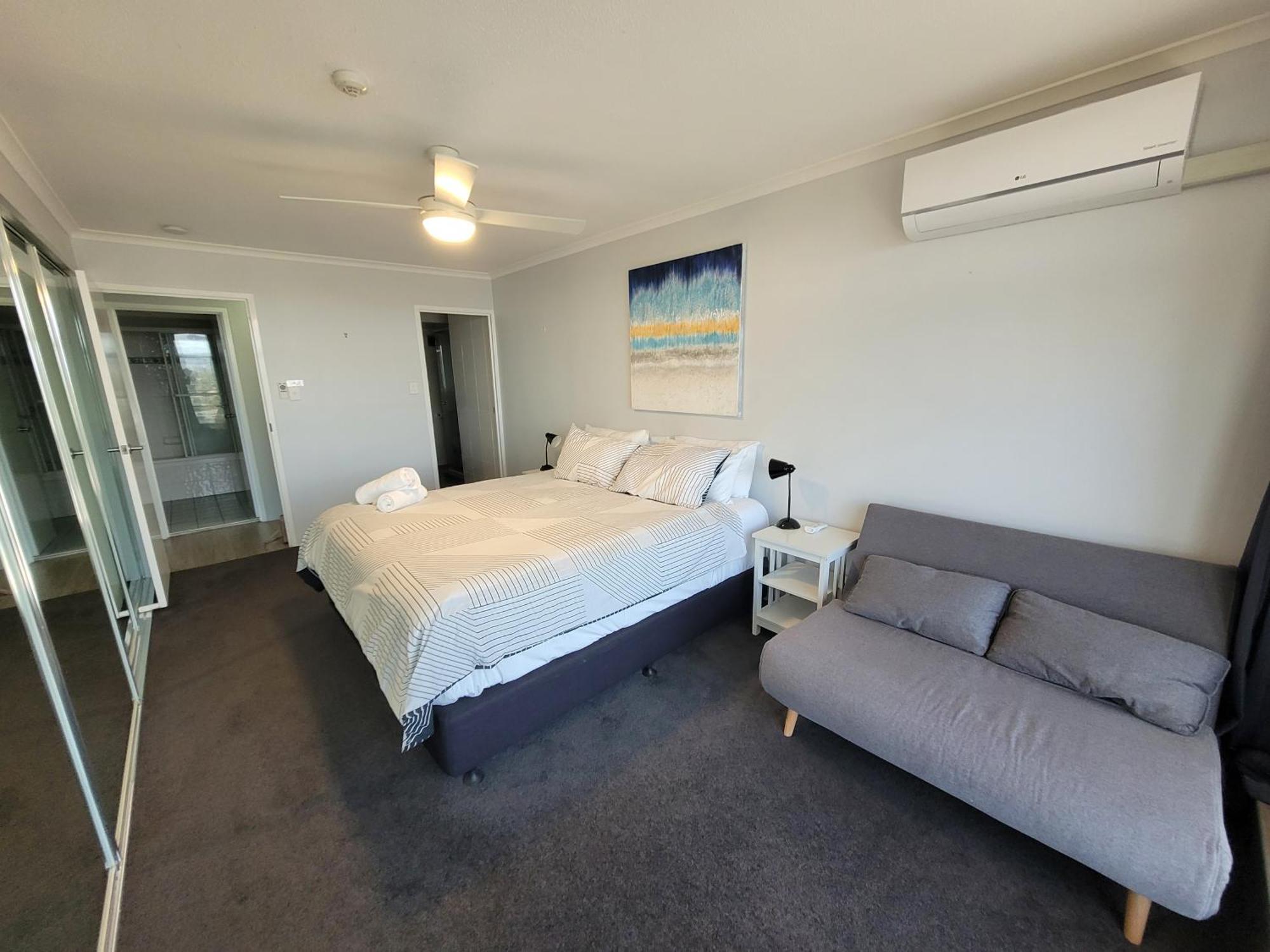 Surfers Chalet Gold Coast Room photo