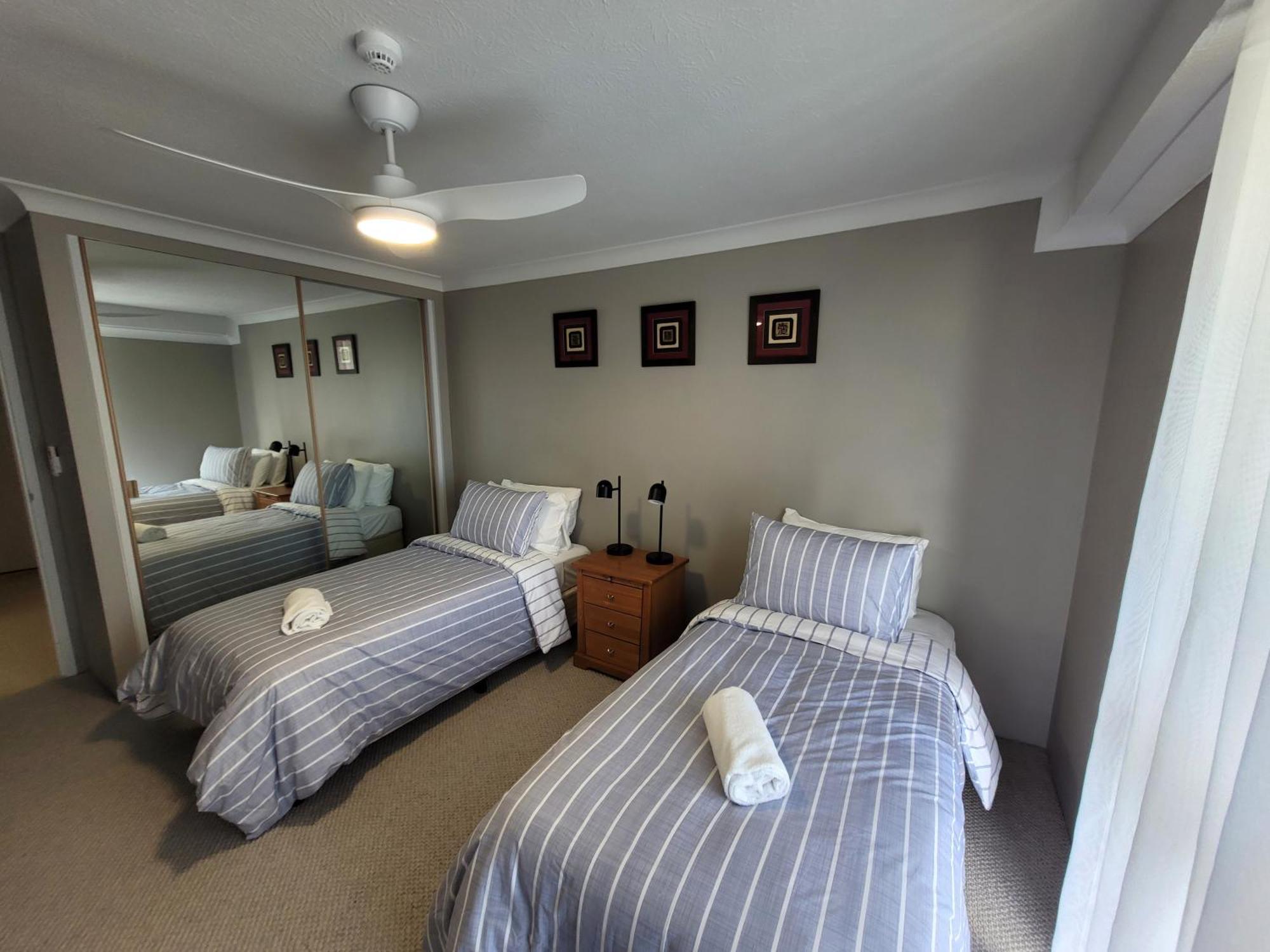 Surfers Chalet Gold Coast Room photo